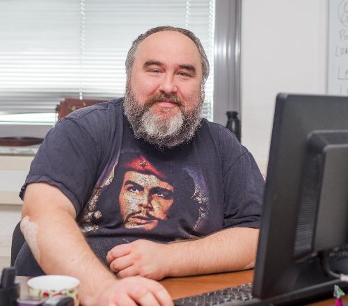 Династия Константиниди, Универсальный экспедитор